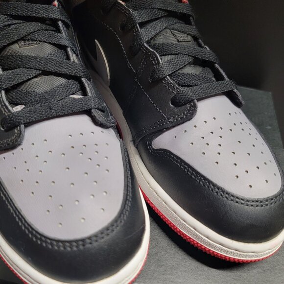 Nike Air Jordan Mid 1 - Picture 2 of 8